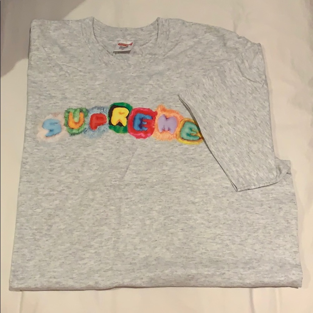supreme pillow tee